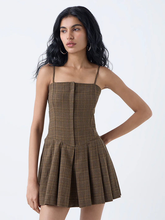 Chic Women’s Cotton Drop-Waist Dress with Classic Brown Checkered Look