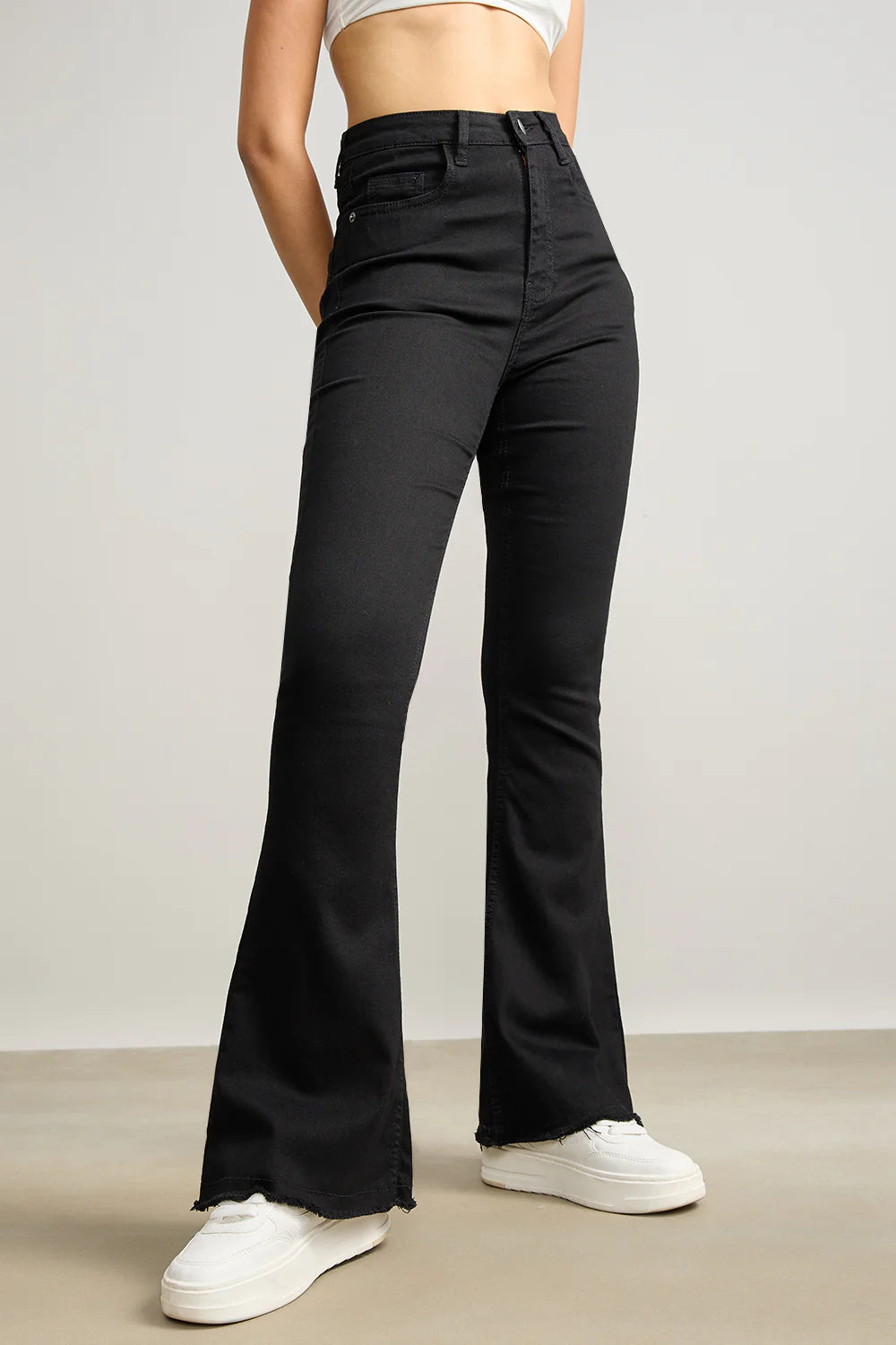 Black High-Waisted Women's Bootcut Jeans with Flared Legs for Stylish Everyday Wear